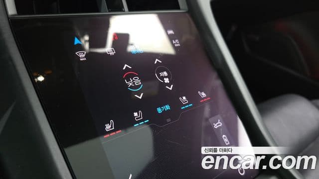 Porsche Taycan 2021 — ფოტო 9/20