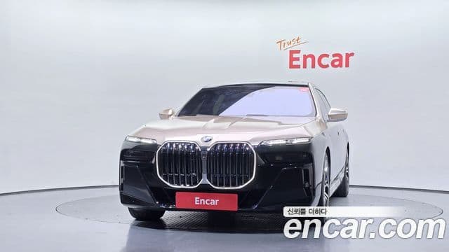 BMW 7 Series 2024 — Photo 2/20