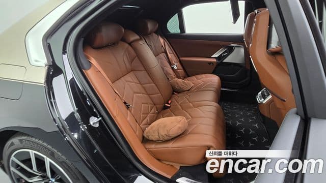 BMW 7 Series 2024 — Photo 7/20