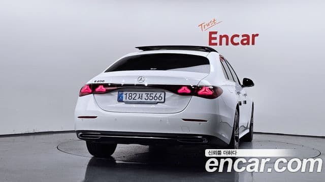 Mercedes-Benz E-Class 2025 — Фото 3/20