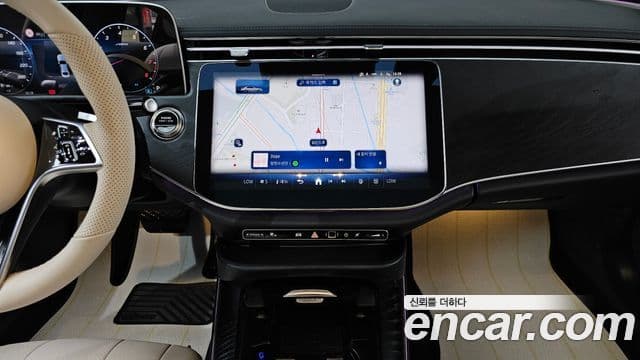 Mercedes-Benz E-Class 2025 — Фото 14/20