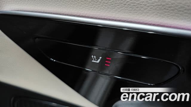 Mercedes-Benz E-Class 2025 — Фото 18/20