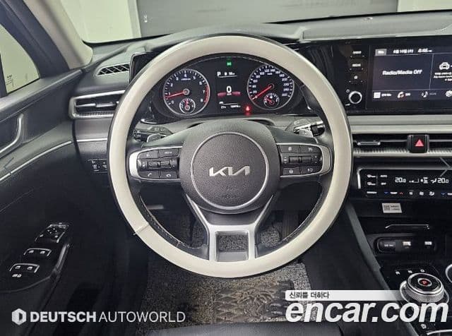 Kia K5 2023 — Şəkil 13/20