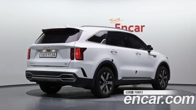 Kia Sorento 2023 — Фото 2/20