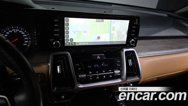 Kia Sorento 2023 — Фото 14/20