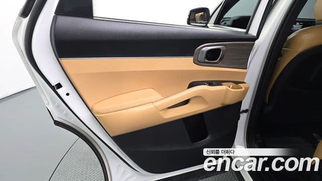 Kia Sorento 2023 — Photo 28/33