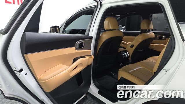 Kia Sorento 2023 — Photo 5/33