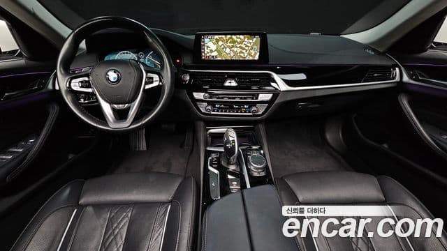 BMW 5 Series 2019 — фото 7 из 20