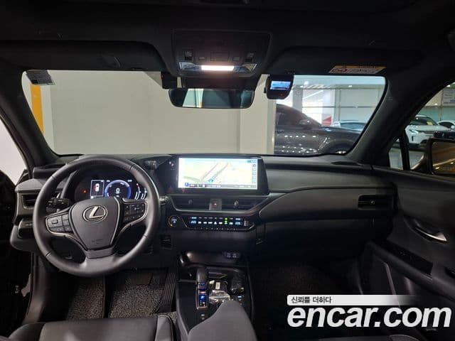 Lexus UX300h 2024 — Фото 10/20