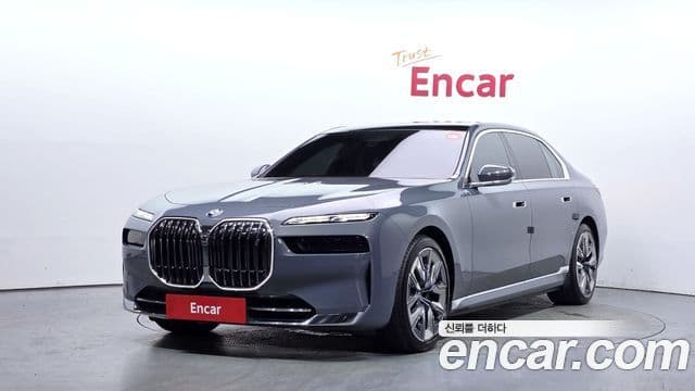 BMW i7 2023 — ფოტო 6/34