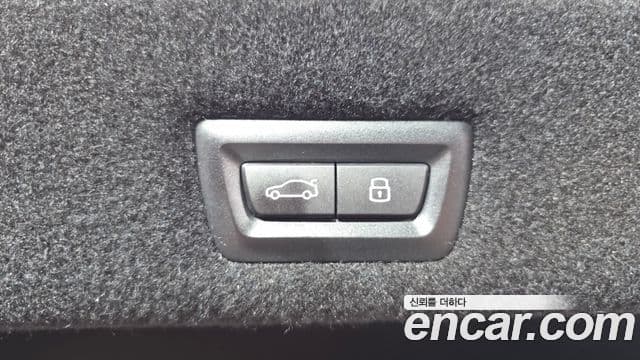 BMW i7 2023 — ფოტო 31/34