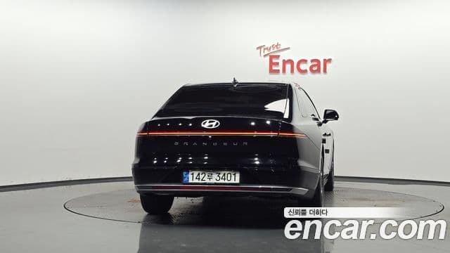 Hyundai Grandeur 2023 — ფოტო 4/20