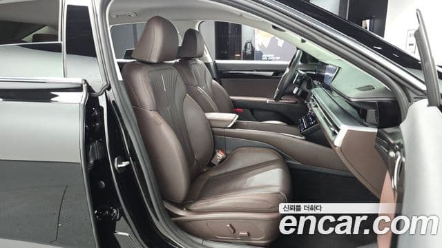 Hyundai Grandeur 2023 — ფოტო 11/20