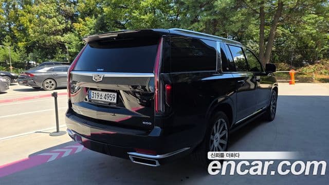 Cadillac Escalade 2021 — Фото 2/20