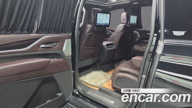Cadillac Escalade 2021 — Фото 12/20