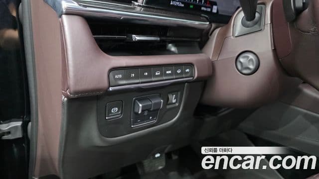 Cadillac Escalade 2021 — Фото 20/20