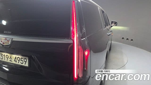 Cadillac Escalade 2021 — ფოტო 5/39
