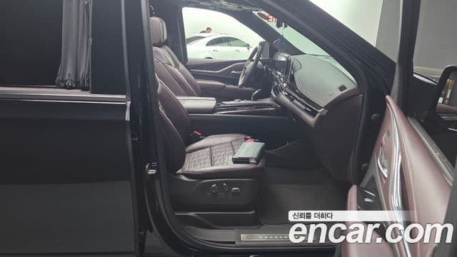 Cadillac Escalade 2021 — ფოტო 14/39