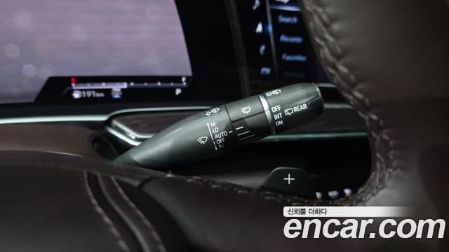 Cadillac Escalade 2021 — ფოტო 8/39