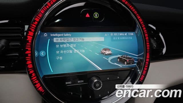 Mini Cooper S Convertible 2023 — ფოტო 16/20