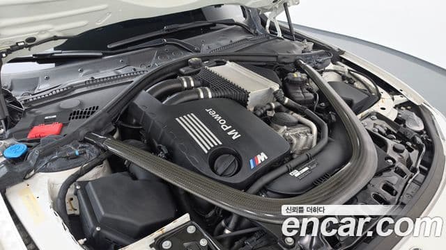 BMW M4 2018 — Şəkil 8/20