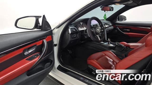 BMW M4 2018 — Şəkil 13/20