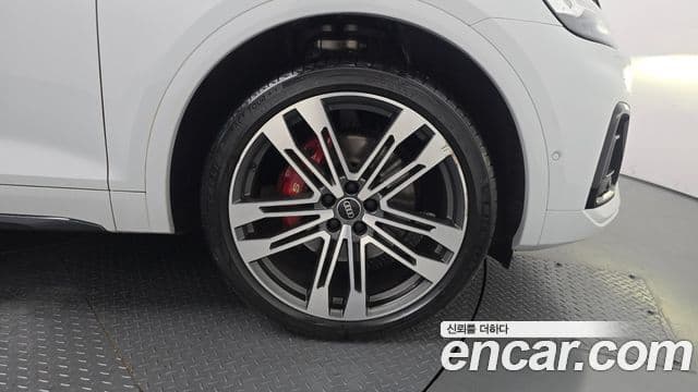 Audi SQ5 2021 — Photo 10/34
