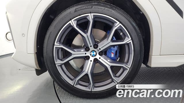 BMW X6 2022 — ფოტო 5/20