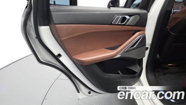BMW X6 2022 — Photo 33/33