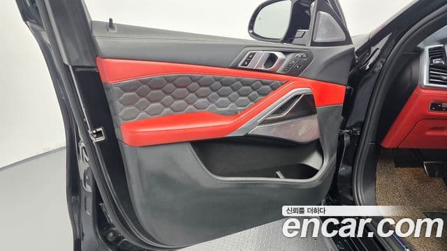 BMW X6M 2021 — Photo 29/33