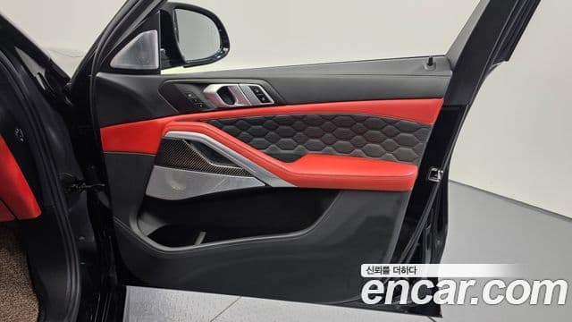 BMW X6M 2021 — Photo 10/33