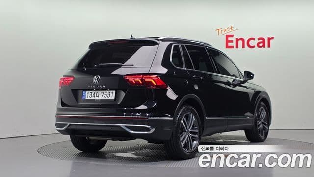 Volkswagen Tiguan 2023 — Photo 27/34
