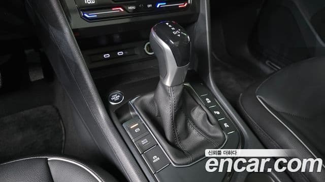 Volkswagen Tiguan 2023 — Photo 19/34