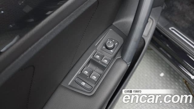 Volkswagen Tiguan 2023 — Photo 10/34