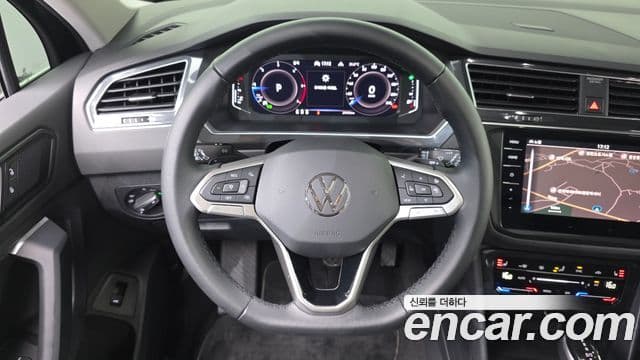 Volkswagen Tiguan 2023 — Photo 11/34