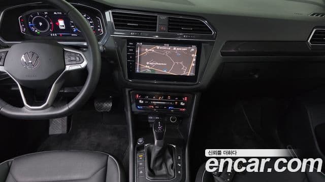 Volkswagen Tiguan 2023 — Photo 12/34
