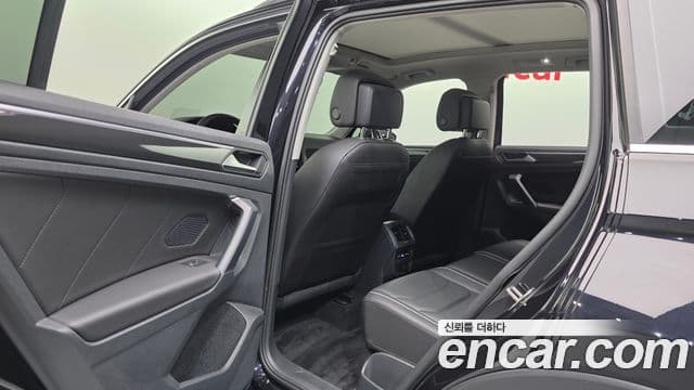 Volkswagen Tiguan 2023 — Photo 6/34