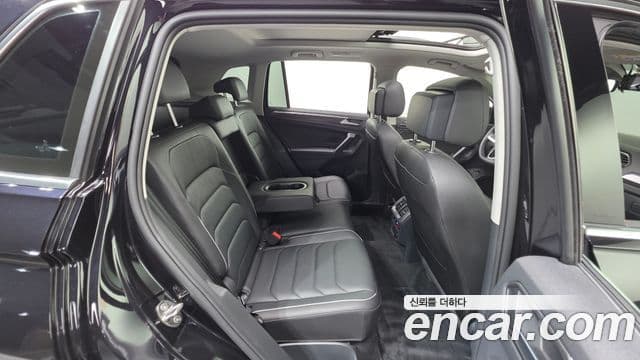 Volkswagen Tiguan 2023 — Photo 25/34