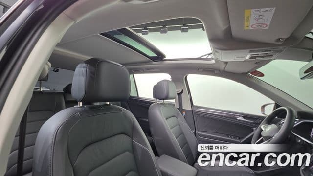 Volkswagen Tiguan 2023 — Photo 26/34