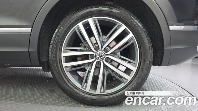 Volkswagen Tiguan 2023 — Photo 17/34
