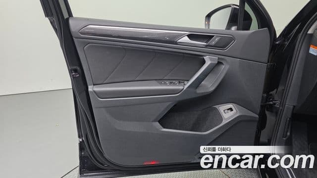 Volkswagen Tiguan 2023 — Photo 20/34