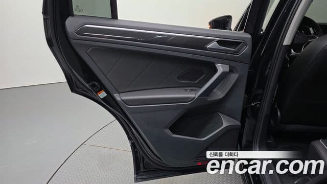 Volkswagen Tiguan 2023 — Photo 33/34