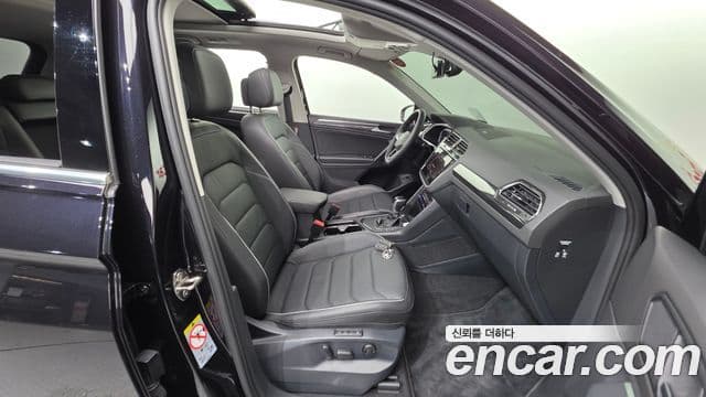 Volkswagen Tiguan 2023 — Photo 18/34