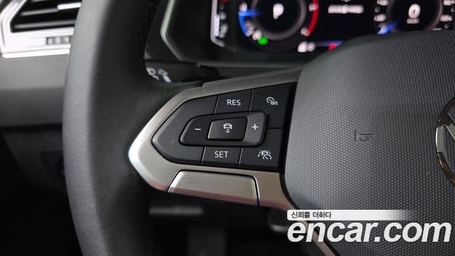Volkswagen Tiguan 2023 — Photo 13/34