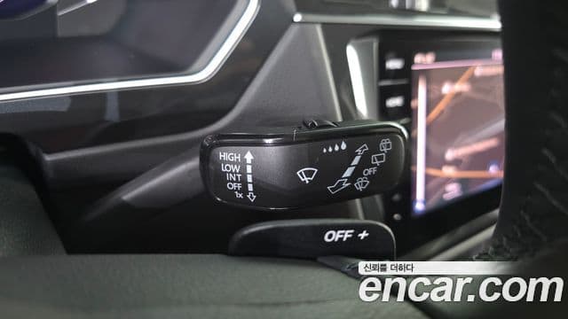 Volkswagen Tiguan 2023 — Photo 8/34