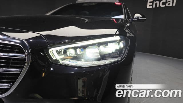 Mercedes-Benz S-Class 2023 — Photo 23/38
