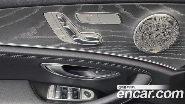 Mercedes-Benz E-Class 2021 — Фото 13/20