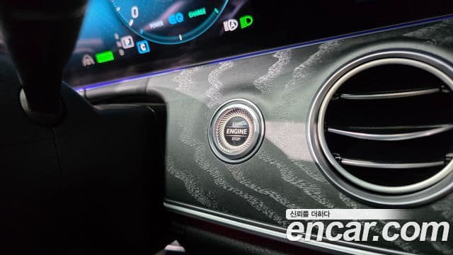 Mercedes-Benz E-Class 2021 — Фото 17/20