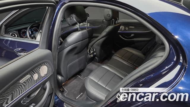 Mercedes-Benz E-Class 2021 — Photo 30/37