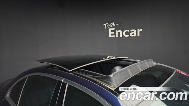 Mercedes-Benz E-Class 2021 — Photo 6/37